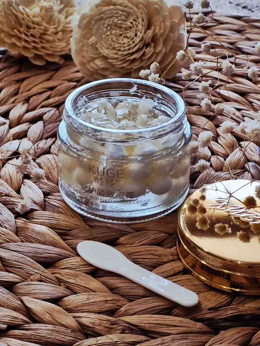 کرم دورچشم ترمیم کننده